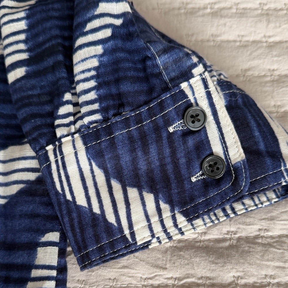 Banana Republic Blue & White Design Adorable Button-Up Top - Boxy & Fun XS ❤️ - Picture 6 of 8